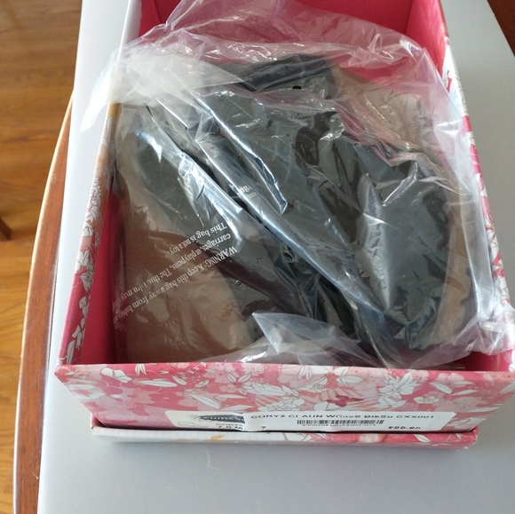 Ladies booties - Picture 6 of 6